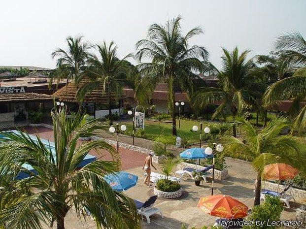 Riviera Royal Hotel Conakry Esterno foto